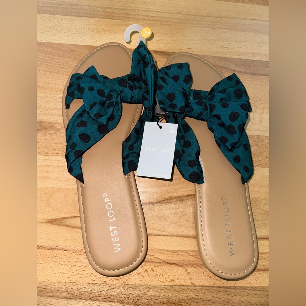Women’s West Loop Teal And Navy Polka Dot Sandals Size Large 9-10
